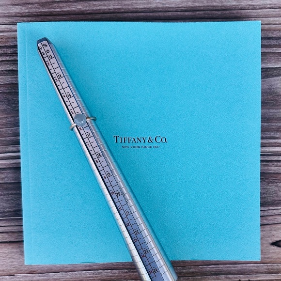 Tiffany & Co Rose Gold Hardwear Ball Moonstone Ring, sz 5.75 - Picture 8 of 9